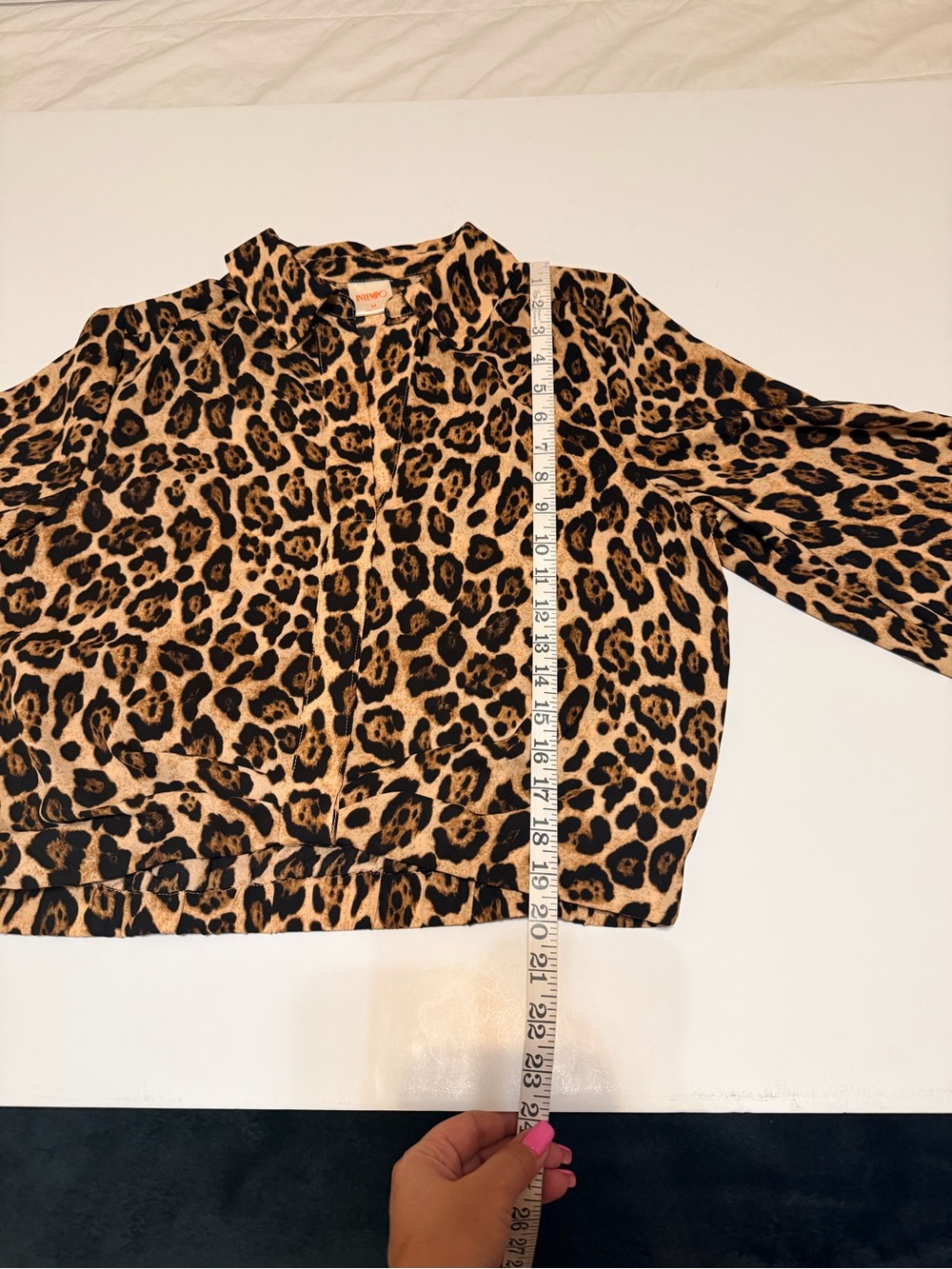 Intempo leopard print long sleeve pullover cropped top, sz M - Picture 3 of 10